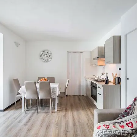 Elena Apartman Argegno